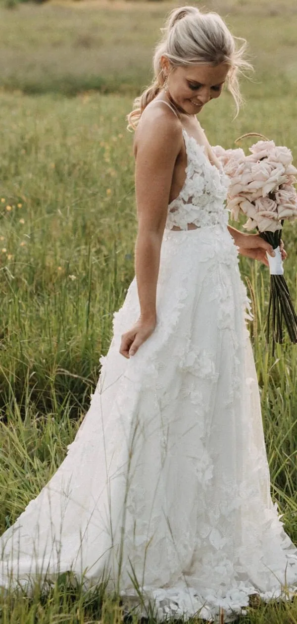Tulle A-line Backless Spaghetti Straps Wedding Dresses With Lace Appliques, SW552