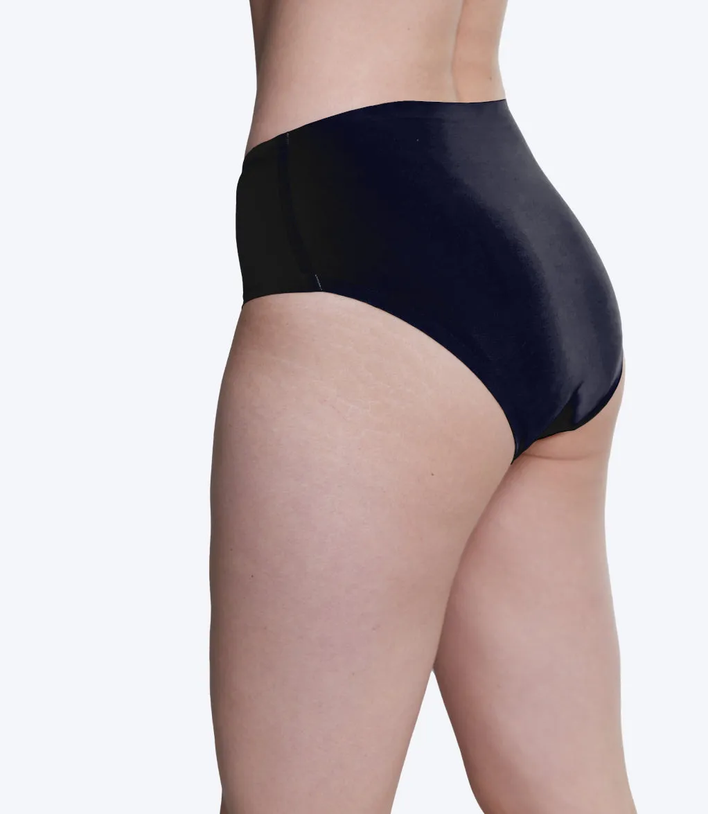 WUKA Period Pants Stretch Seamless Midi Brief Medium Flow in Black